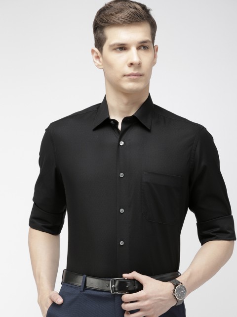 

Arrow Men Black Regular Fit Solid Formal Shirt