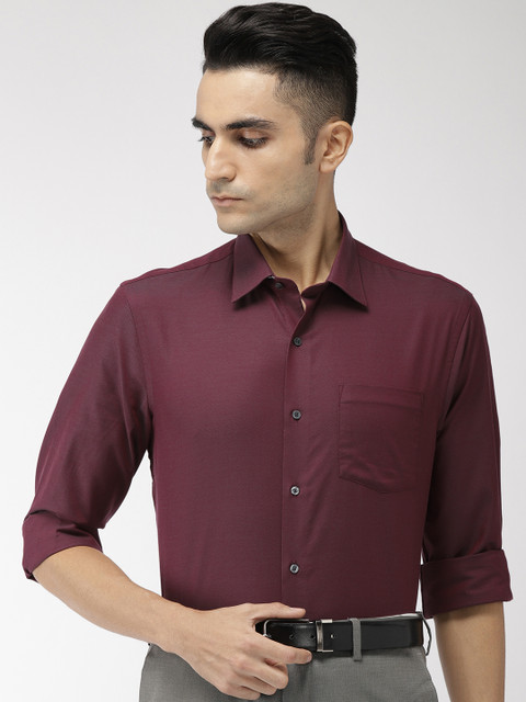 

Arrow Men Burgundy Slim Fit Self Design Formal Shirt