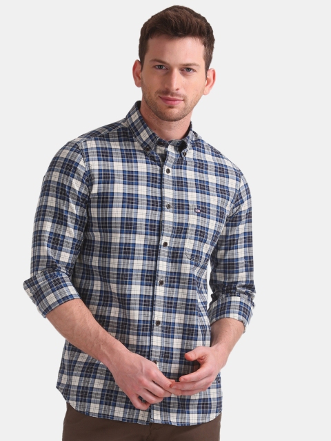

Arrow Sport Men Navy & Off-White Slim Fit Checked Casual Shirt, Navy blue
