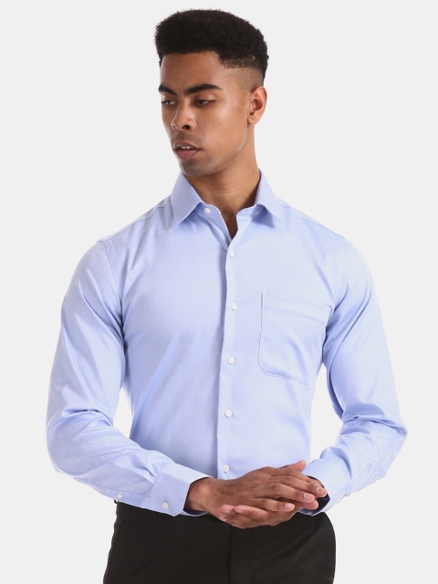 

Arrow Men Blue Regular Fit Solid Formal Shirt