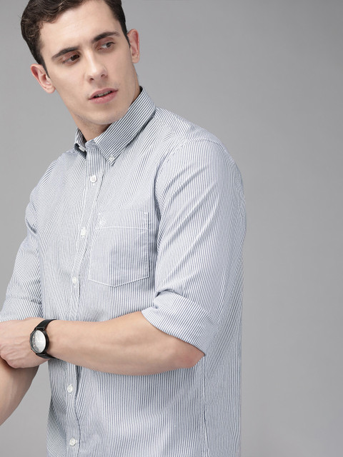 

Arrow Sport Men White & Navy Blue Slim Fit Striped Casual Shirt