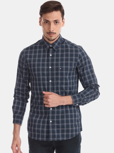 

Arrow Sport Men Navy Blue & White Slim Fit Checked Casual Shirt