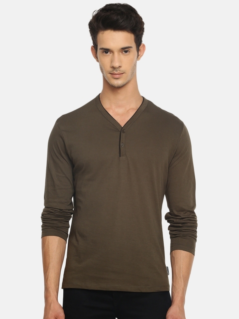 

Braveo Men Olive Green Solid Henley Neck Slim Fit T-shirt