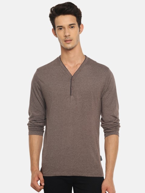

Braveo Men Taupe Solid Henley Neck Slim Fit T-shirt