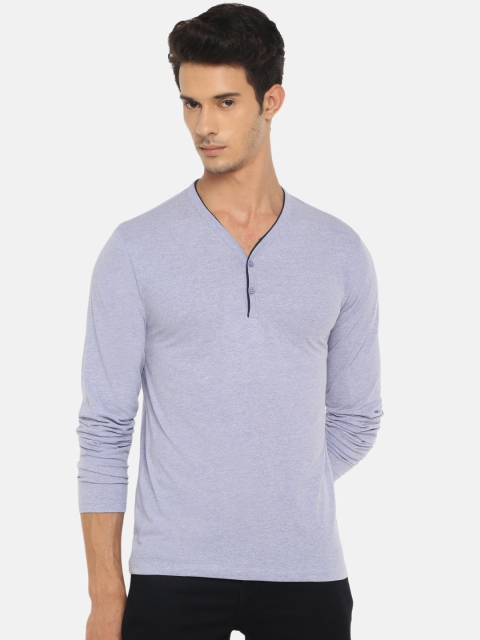 

Braveo Men Blue Solid Henley Neck Slim Fit T-shirt