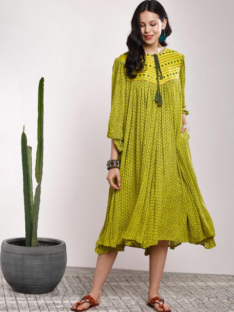 

Sangria Women Green Printed A-Line Dress