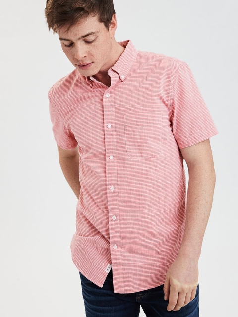 

AMERICAN EAGLE OUTFITTERS Men Pink & Off-White Regular Fit Striped Casual Shirt