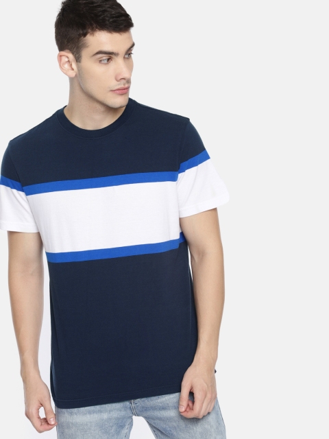 

AMERICAN EAGLE OUTFITTERS Men Navy Blue & White Colourblocked Round Neck T-shirt