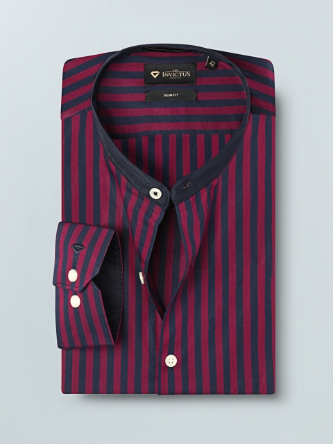 

INVICTUS Men Maroon & Navy Blue Slim Fit Striped Casual Shirt