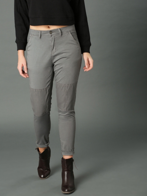 

Roadster Women Grey Tapered Fit Solid Cropped Chinos