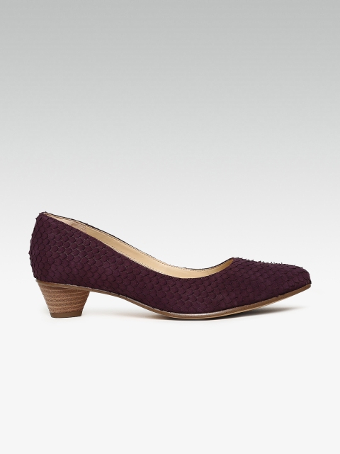 

Clarks Women Burgundy Mena Bloom Solid Pumps