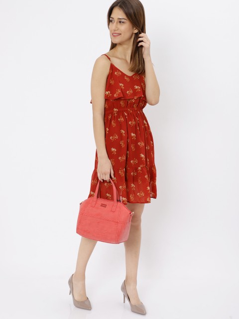 

Caprese Coral Solid Shoulder Bag