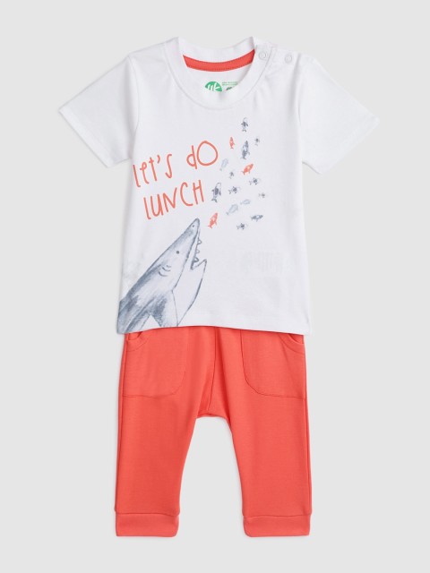 

YK Organic Infant Boys White & Orange Organic Cotton Printed Sustainable Clothing Set