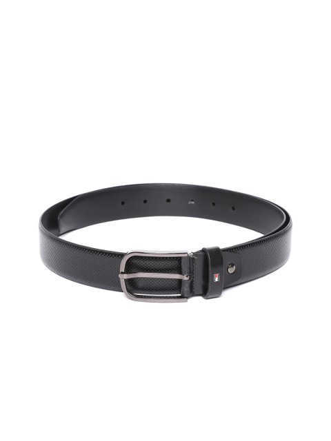 

Tommy Hilfiger Men Black Textured Leather Belt