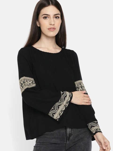 

AMERICAN EAGLE OUTFITTERS Women Black Solid Top
