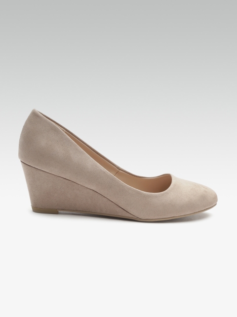 

DOROTHY PERKINS Women Taupe Solid Pumps