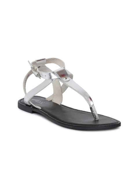 

Steve Madden Women Silver-Toned Solid T-Strap Flats