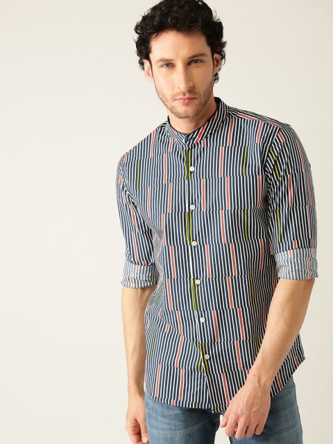 

United Colors of Benetton Men Navy Blue & White Slim Fit Striped Casual Shirt
