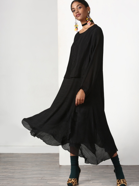 

Miss Bennett Women Black Solid Longline Top