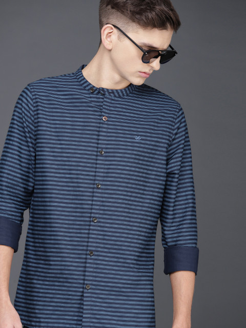 

WROGN Men Navy Blue Slim Fit Striped Casual Shirt