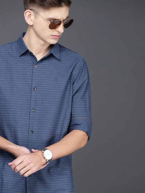 

WROGN Men Blue Regular Fit Striped Casual Shirt