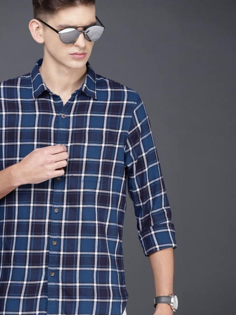 

WROGN Men Blue & White Slim Fit Checked Casual Shirt