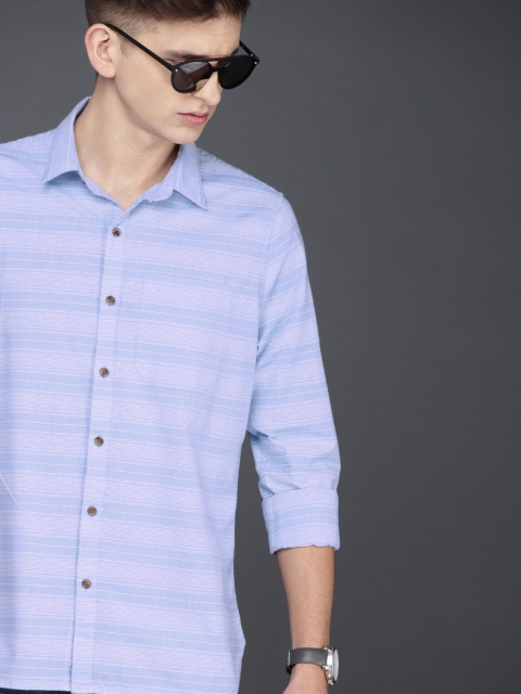 

WROGN Men Blue & Off-White Slim Fit Striped Casual Shirt
