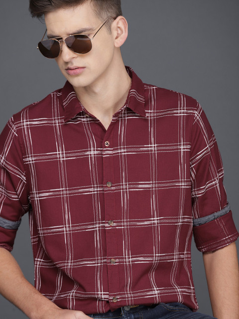 

WROGN Men Maroon & White Regular Fit Checked Casual Shirt