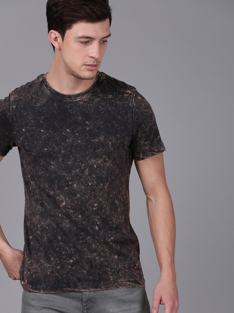 

WROGN Men Navy Blue & Orange Printed Round Neck T-shirt