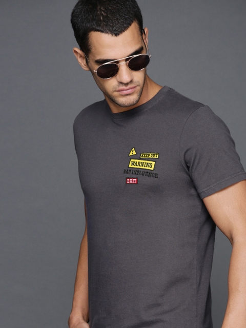 

WROGN Men Charcoal Grey Solid Slim Fit Round Neck T-shirt