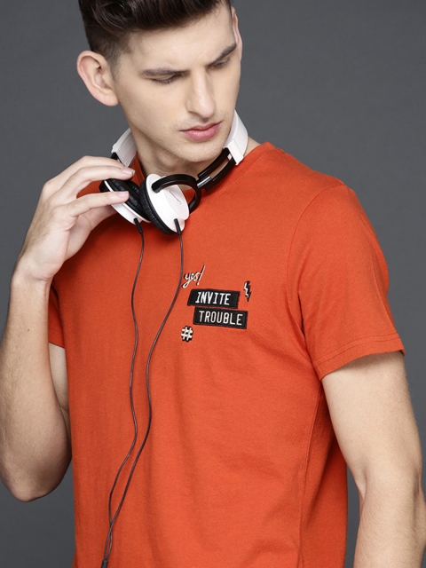 

WROGN Men Orange Solid Round Neck T-shirt
