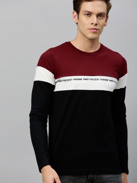 

WROGN Men Black & Maroon Colourblocked Slim Fit Round Neck T-shirt