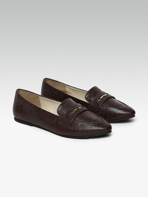 

Carlton London Women Coffee Brown Textured Flats