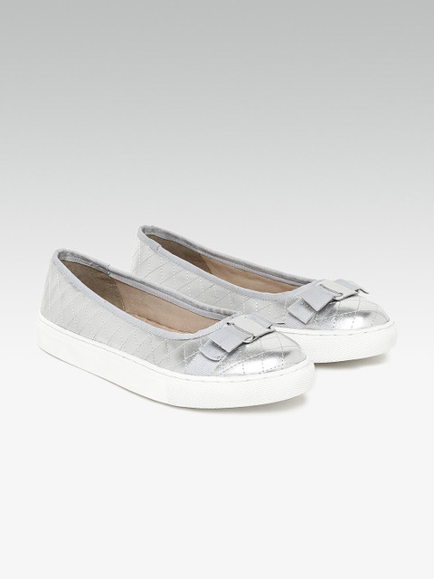 

Carlton London Women Silver-Toned Solid Ballerinas