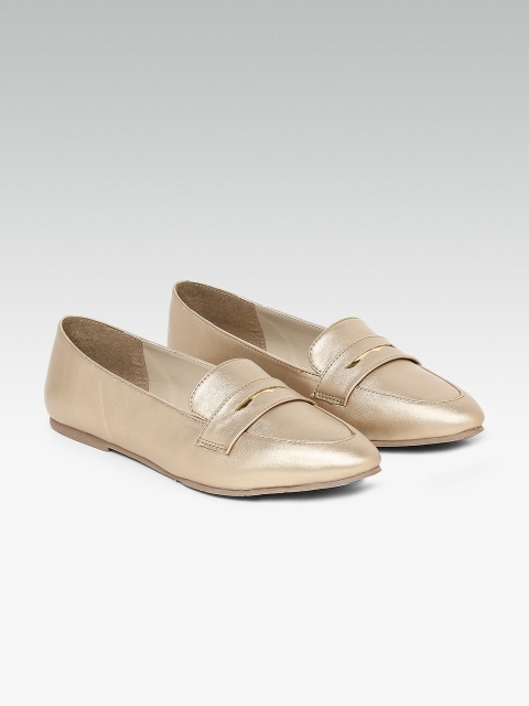 

Carlton London Women Gold-Toned Solid Ballerinas