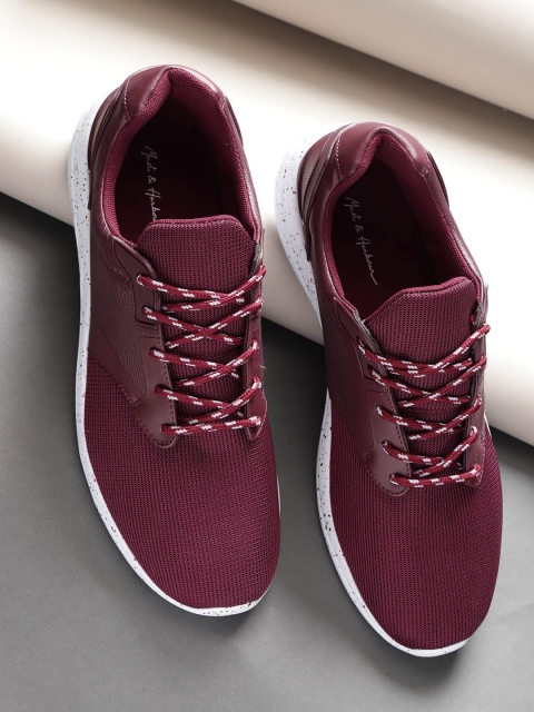 

Mast & Harbour Men Maroon Solid Sneakers