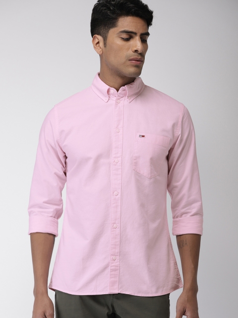 

Tommy Hilfiger Men Pink Regular Fit Solid Casual Shirt
