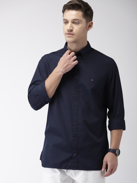 

Tommy Hilfiger Men Navy Regular Fit Solid Casual Shirt, Navy blue