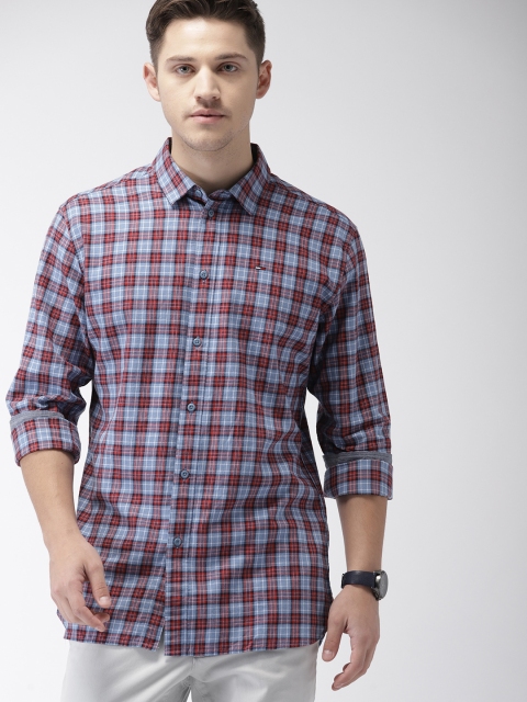 

Tommy Hilfiger Men Blue & Red Checked Casual Shirt