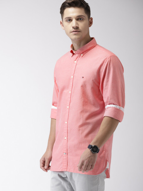 

Tommy Hilfiger Men Pink Solid Casual Shirt