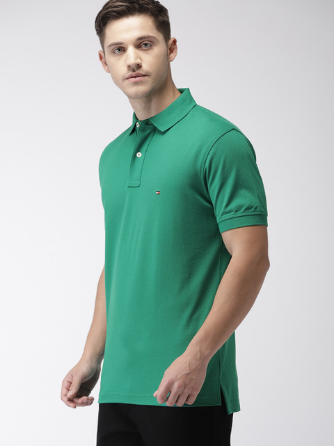

Tommy Hilfiger Men Green Regular Fit Solid Polo Collar T-shirt