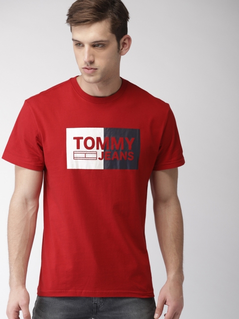 

Tommy Hilfiger Men Red Printed Round Neck T-shirt