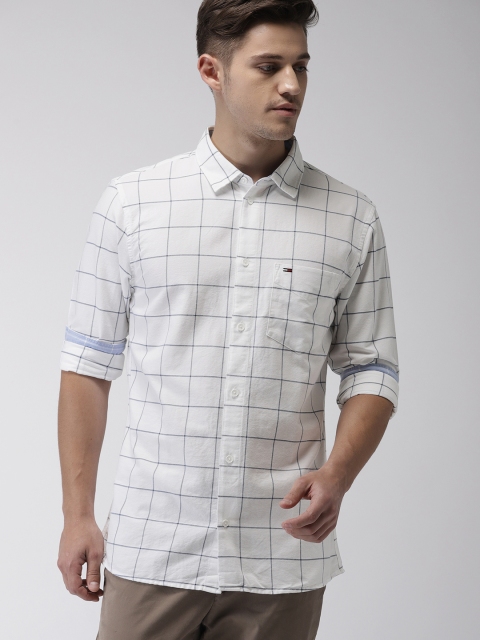 

Tommy Hilfiger Men White & Blue Regular Fit Checked Casual Shirt