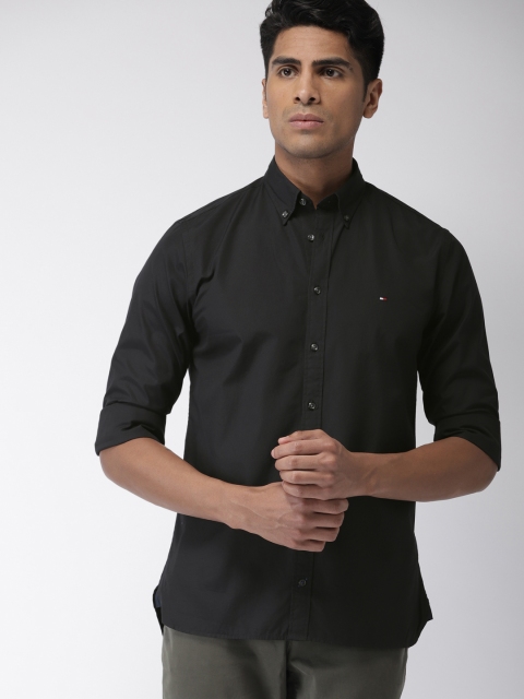 

Tommy Hilfiger Men Black Regular Fit Solid Casual Shirt
