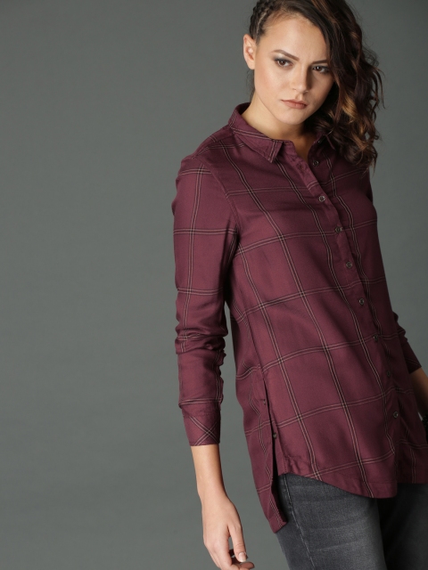 

Roadster Women Burgundy & Black Relaxed Fit Checked Longline Shirt