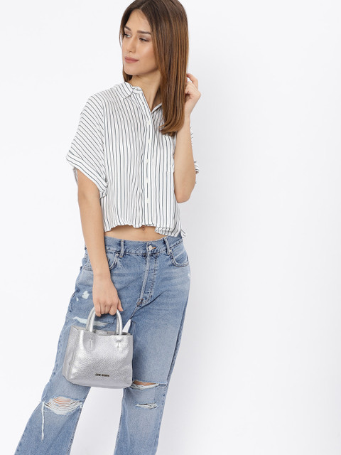 

Steve Madden Silver-Toned Solid Handheld Bag