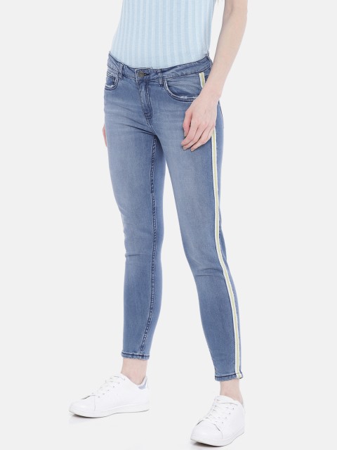 

Fame Forever by Lifestyle Women Blue Slim Fit Mid-Rise Stretchable Cropped Jeans