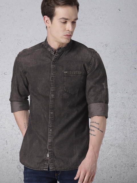 

Ecko Unltd Men Black Faded Chambray Casual Shirt