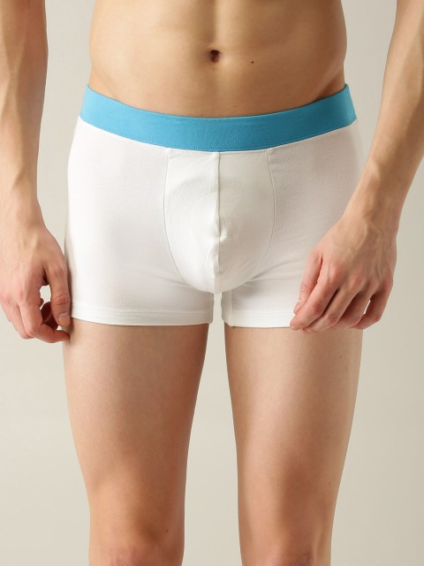 

Undercolors of Benetton Men White Solid Trunks P02DI_902