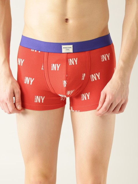 

Undercolors of Benetton Men Red Printed Trunks C06DI_901